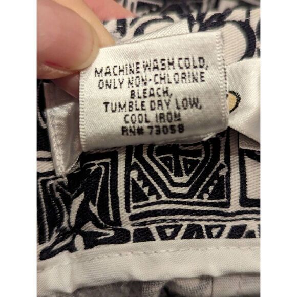 Talbots Women's Black & White Abstract Floral Pattern 13" Inseam Walking Short S - Picture 6 of 7